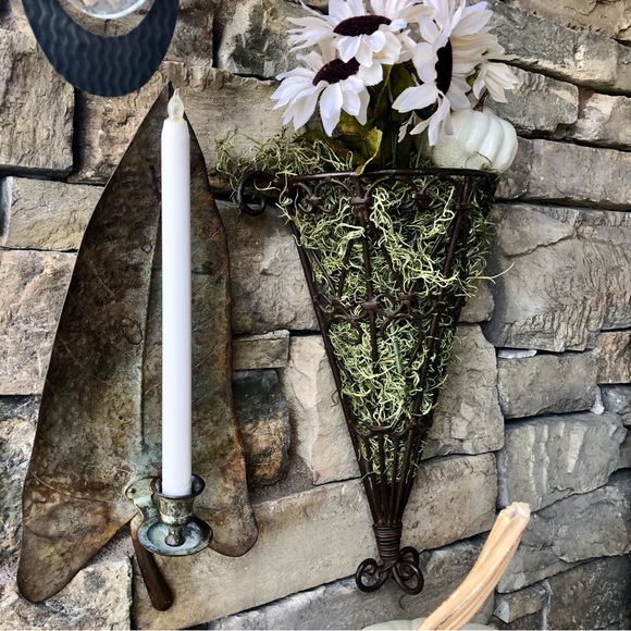 NWT Large Ornate Metal Cone Shape Bronze Garden Flower Wall Architectural Urn - Picture 2 of 9